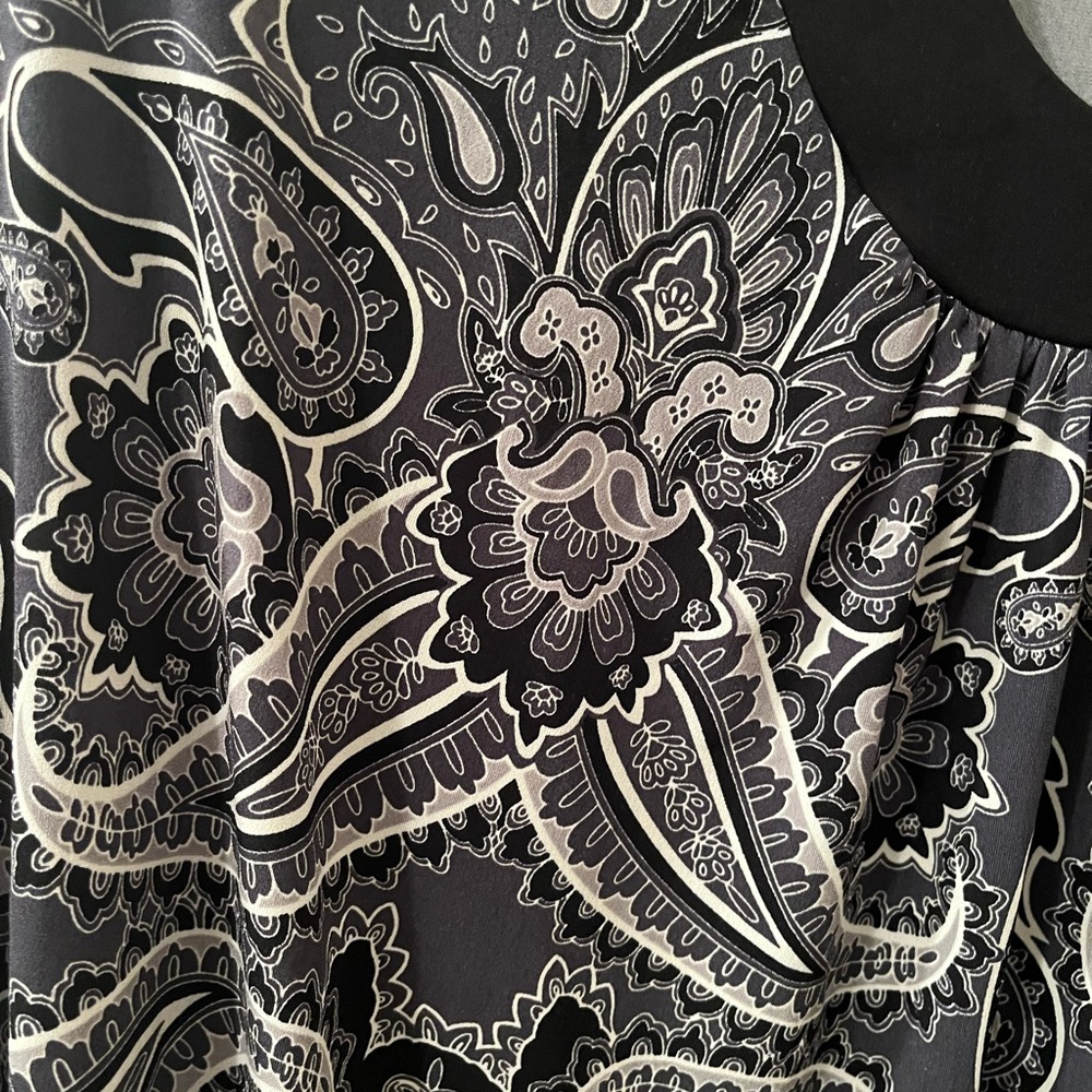 3X Apt. 9 Black and Gray Paisley Patterned Top - Picture 4 of 7
